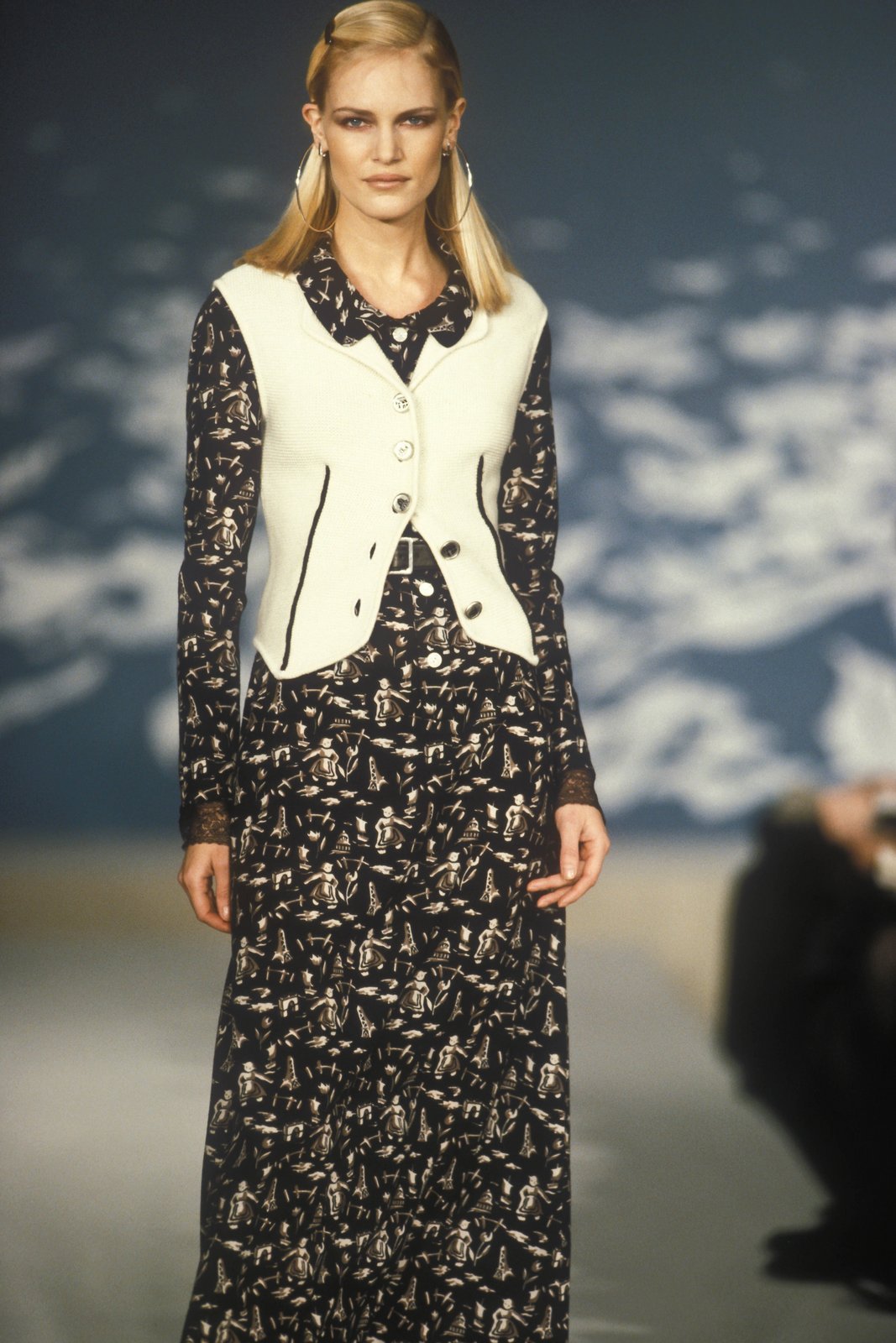 Chloé Fall 1996 Runway Paris Print Button Down Dress