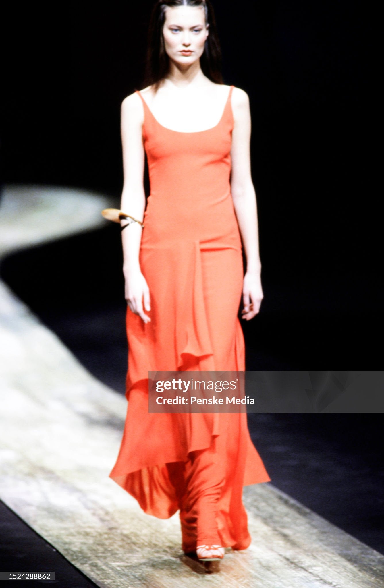 Valentino Spring 1998 Runway Red Silk Chiffon Tiered Gown