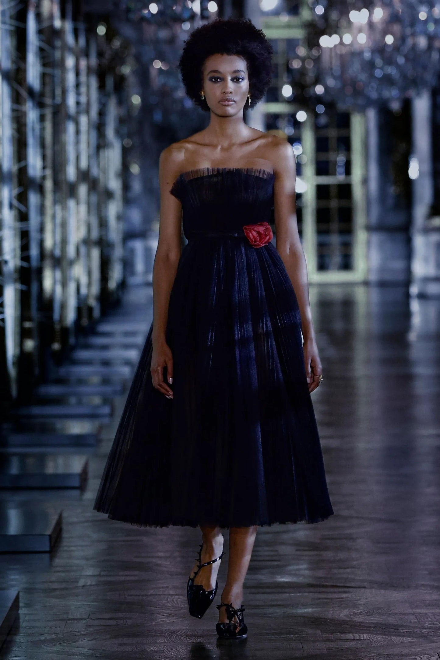 Dior Fall 2021 Runway Black Strapless Floral Belt Tulle Gown