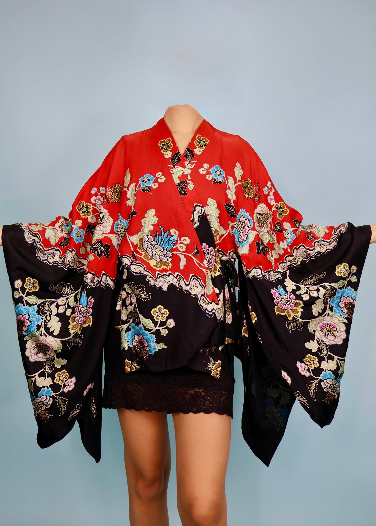 Roberto Cavalli Spring 2003 Red Silk Chinoiserie Print Kimono Jacket