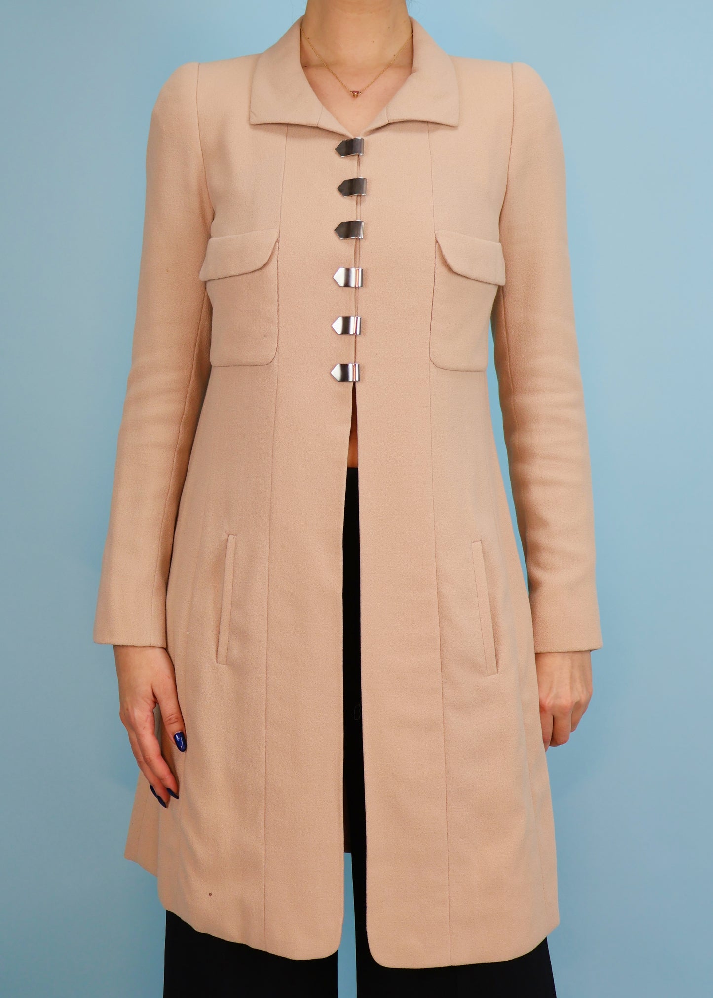 Chanel Haute Couture Spring 1998 Runway Beige Crêpe Clip Button Coat