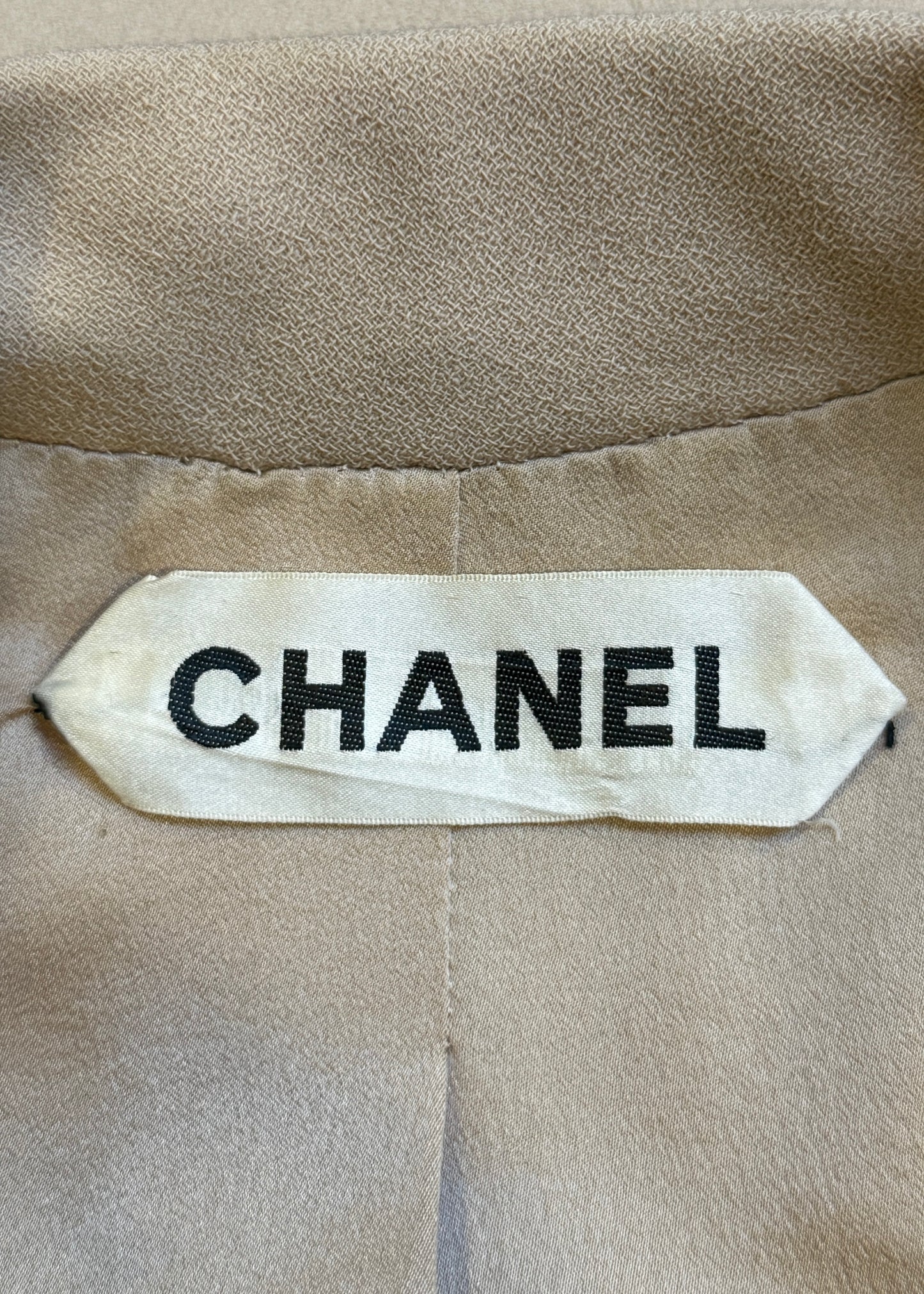 Chanel Haute Couture Spring 1998 Runway Beige Crêpe Clip Button Coat