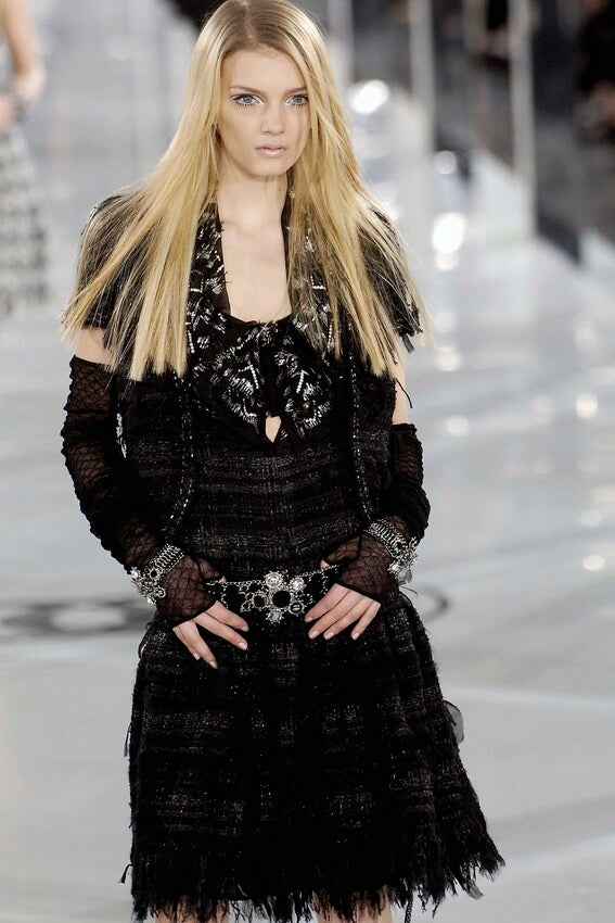 Chanel Fall 2005 Runway Black Embellished Bow Detail Tweed Dress