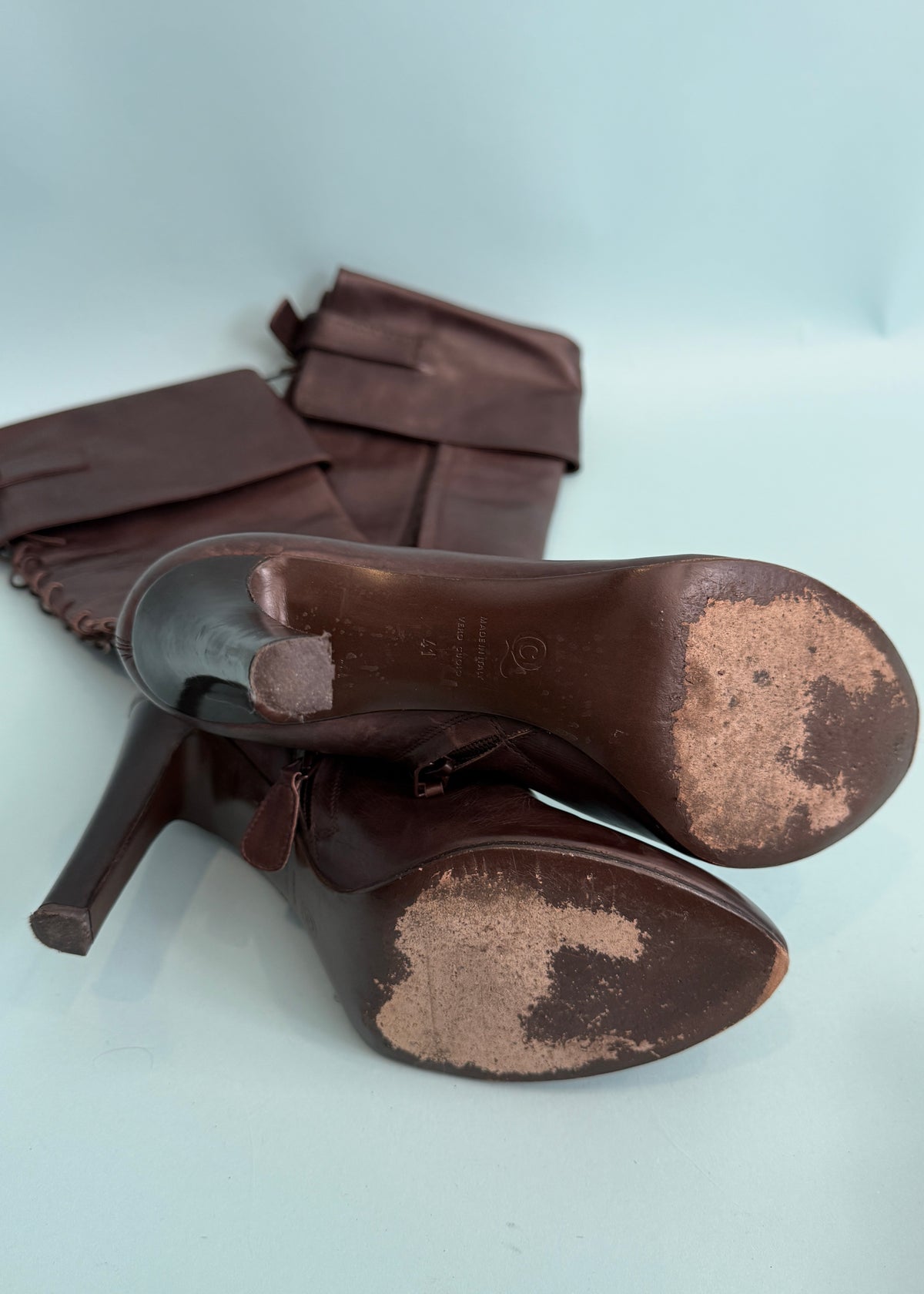 Alexander McQueen Fall 2002 Brown Leather Lace Up Fold Over Heeled Boots