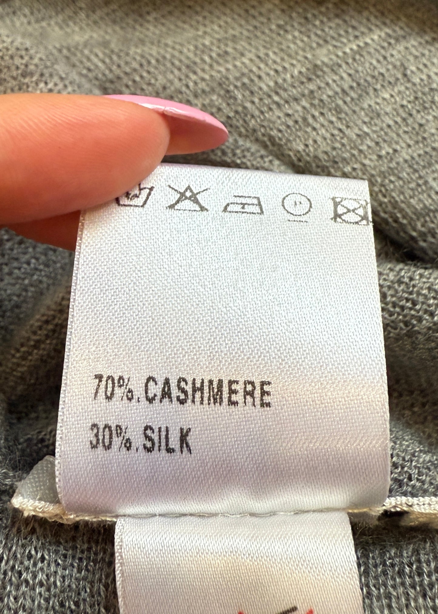Chloé Fall 2003 Grey Cashmere Low Front Cardigan