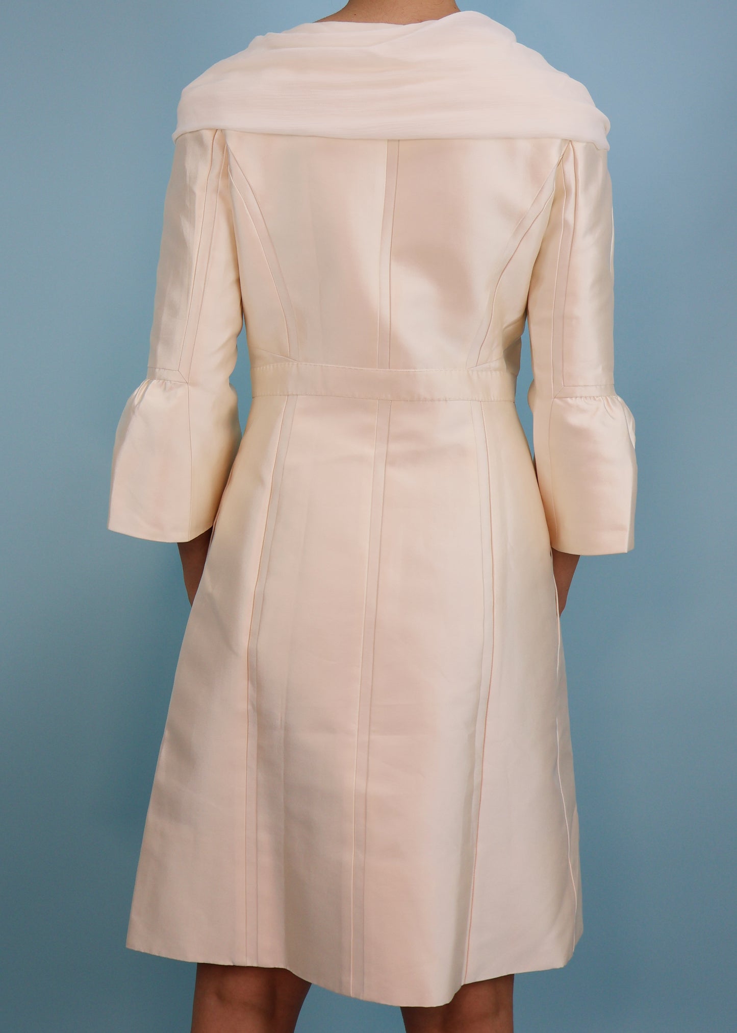 Louis Vuitton Spring 2006 White Silk & Chiffon Tie Up Dress Coat