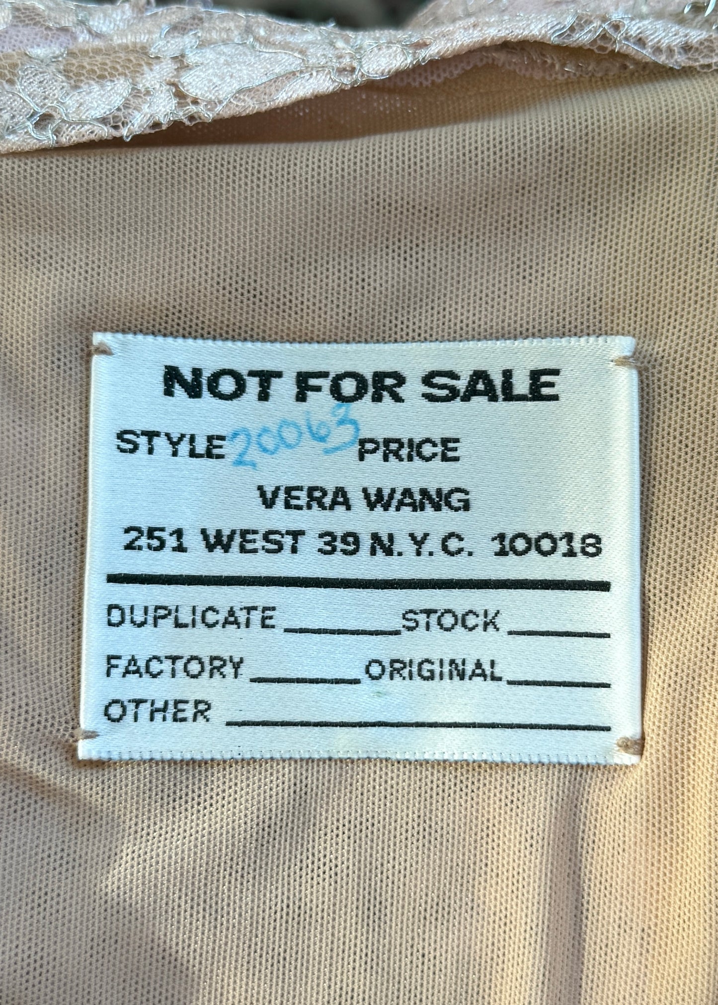 Vera Wang 2006 Sample Pink Embellished Lace Gown