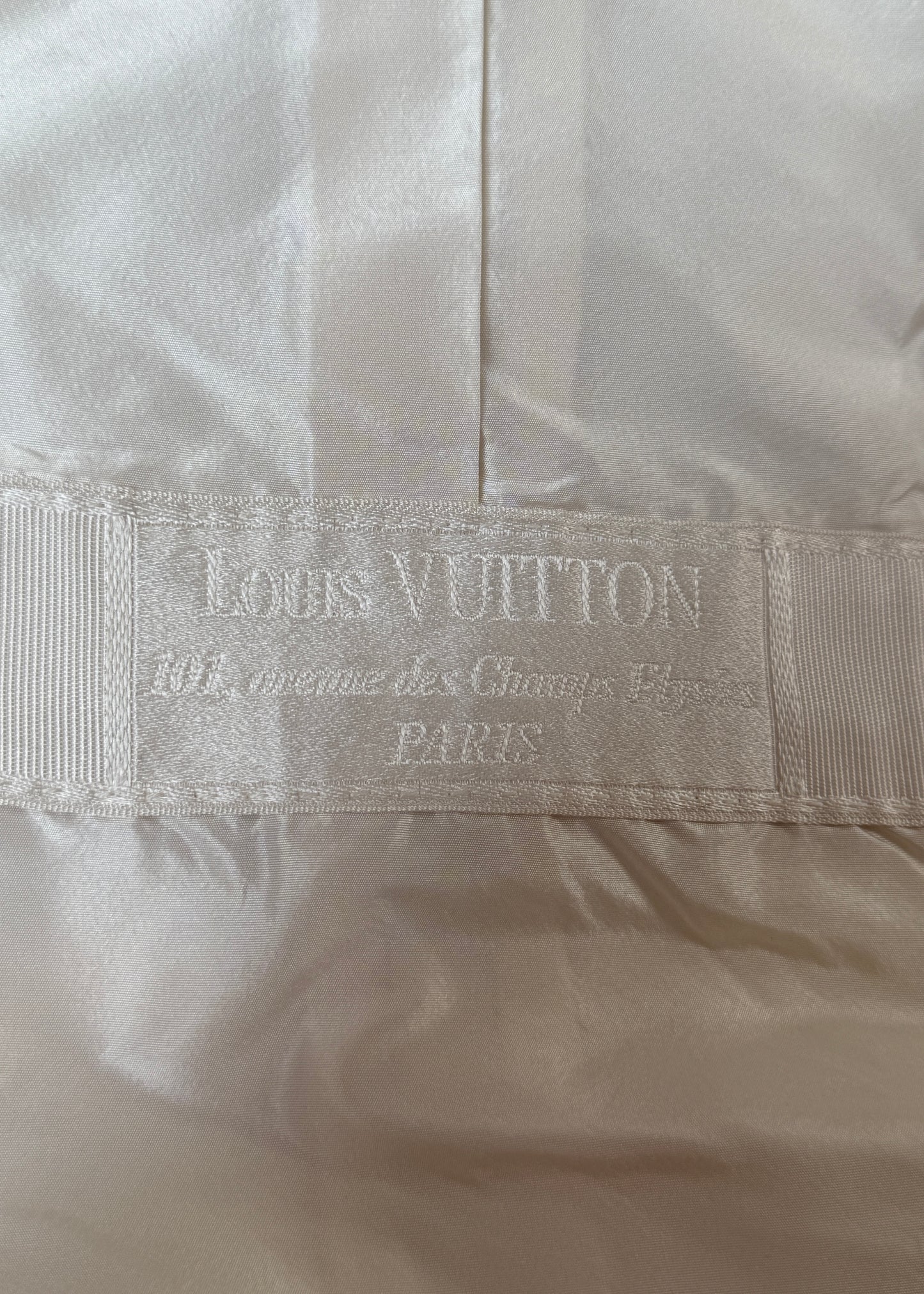 Louis Vuitton Spring 2006 White Silk & Chiffon Tie Up Dress Coat