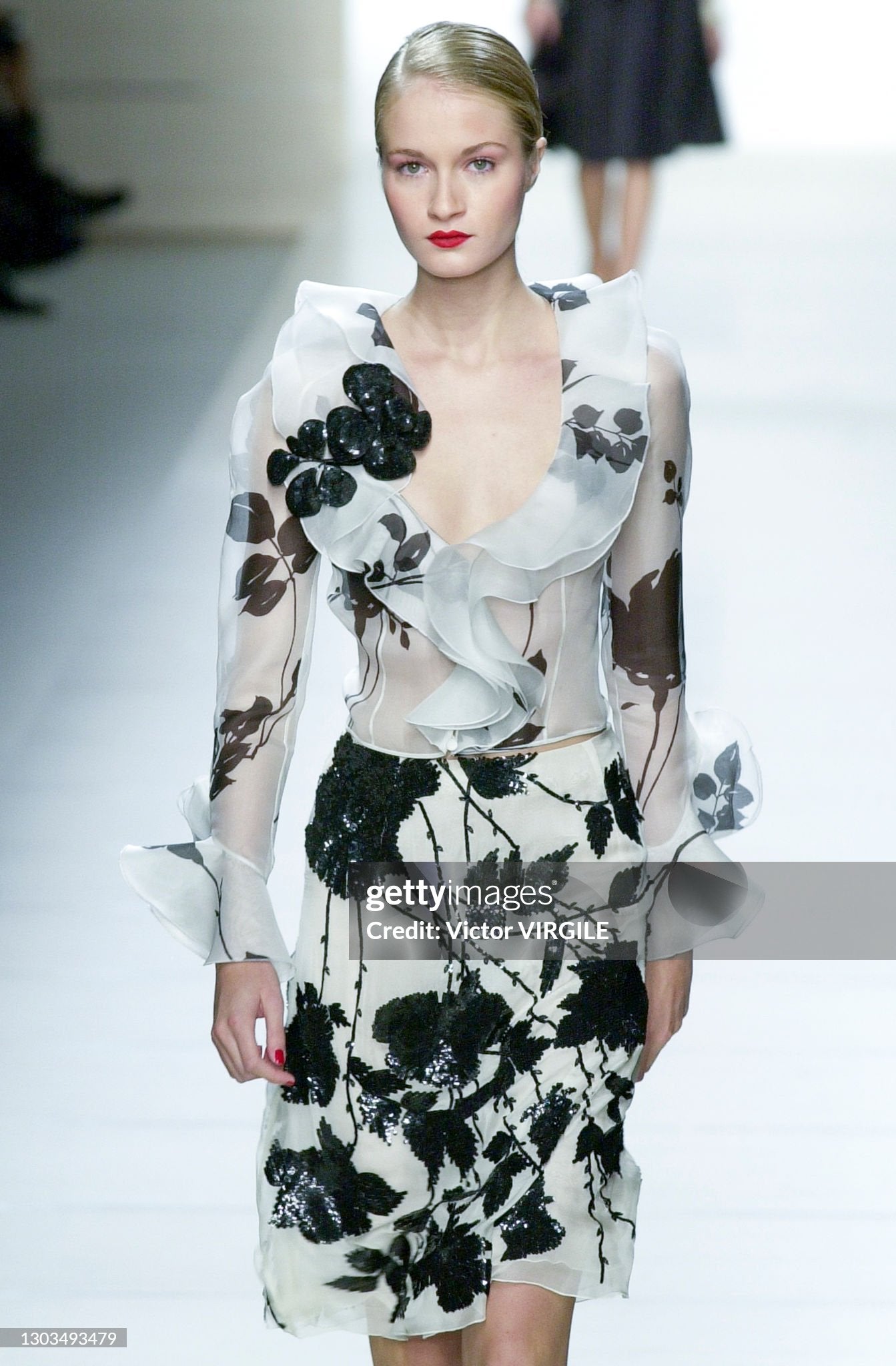 Valentino Spring 2001 Runway Black Silk & White Floral Sequin Embellished Skirt