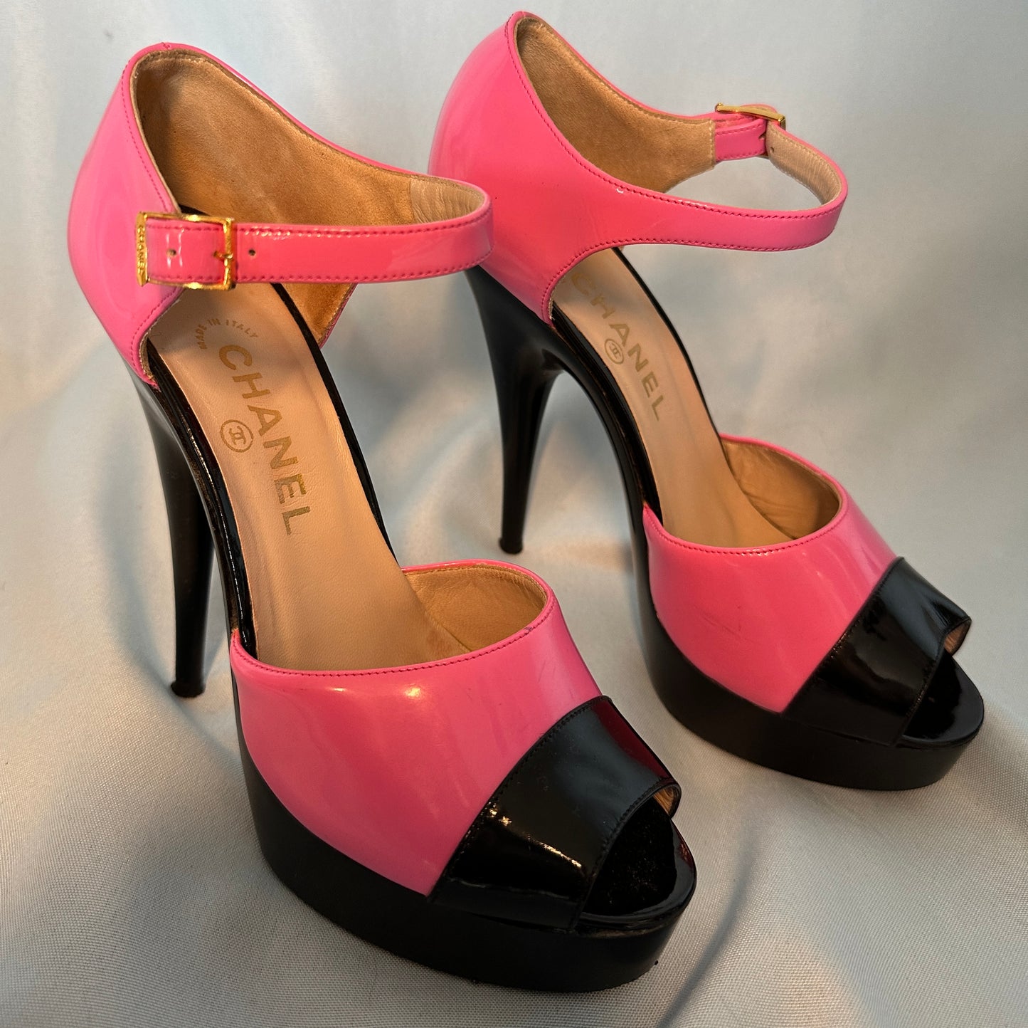 Chanel Spring 1995 Runway Pink Patent Heels