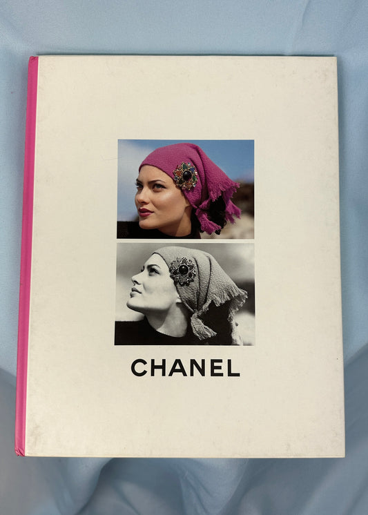Chanel Fall 1995-96 Hardback Lookbook Catalogue
