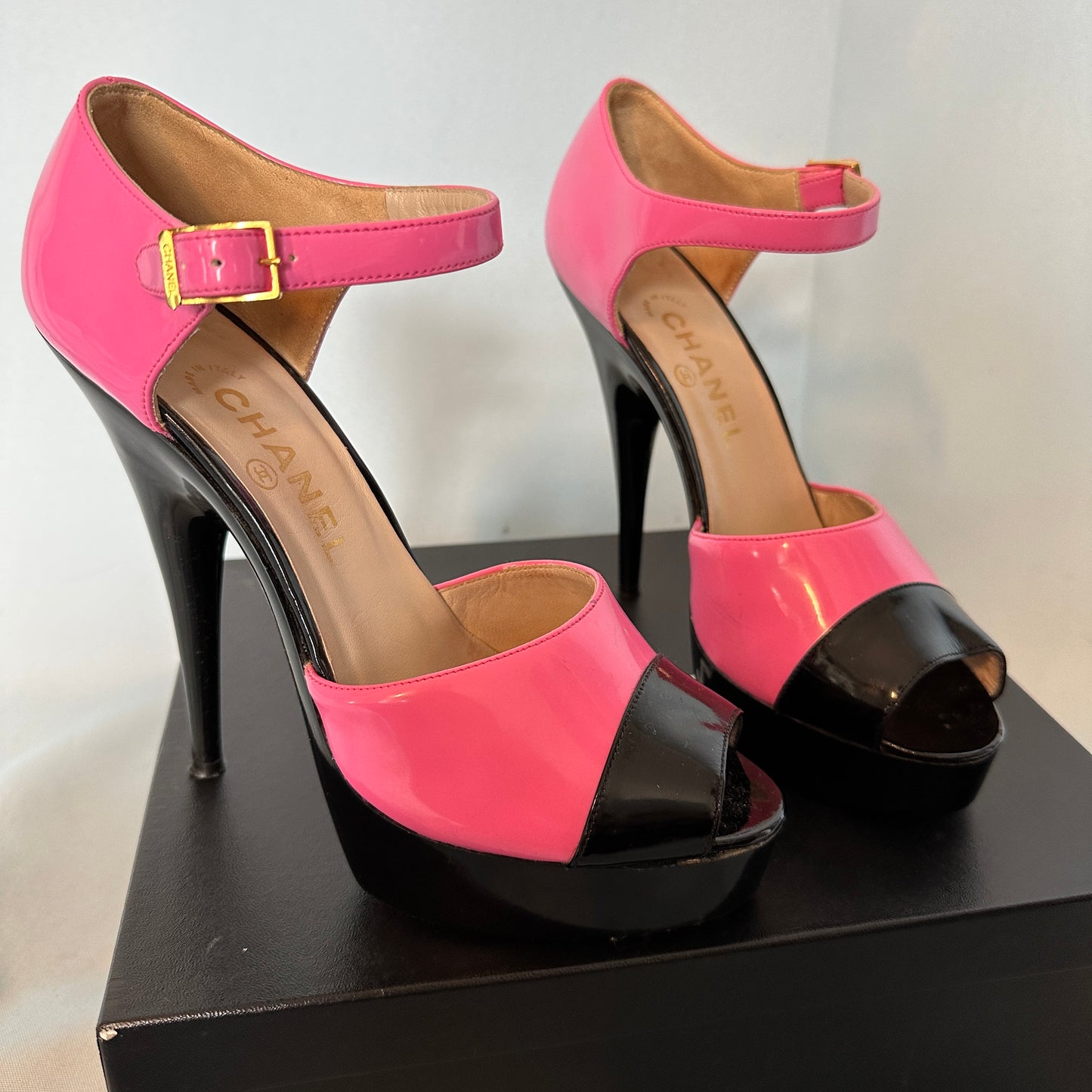 Chanel Spring 1995 Runway Pink Patent Heels